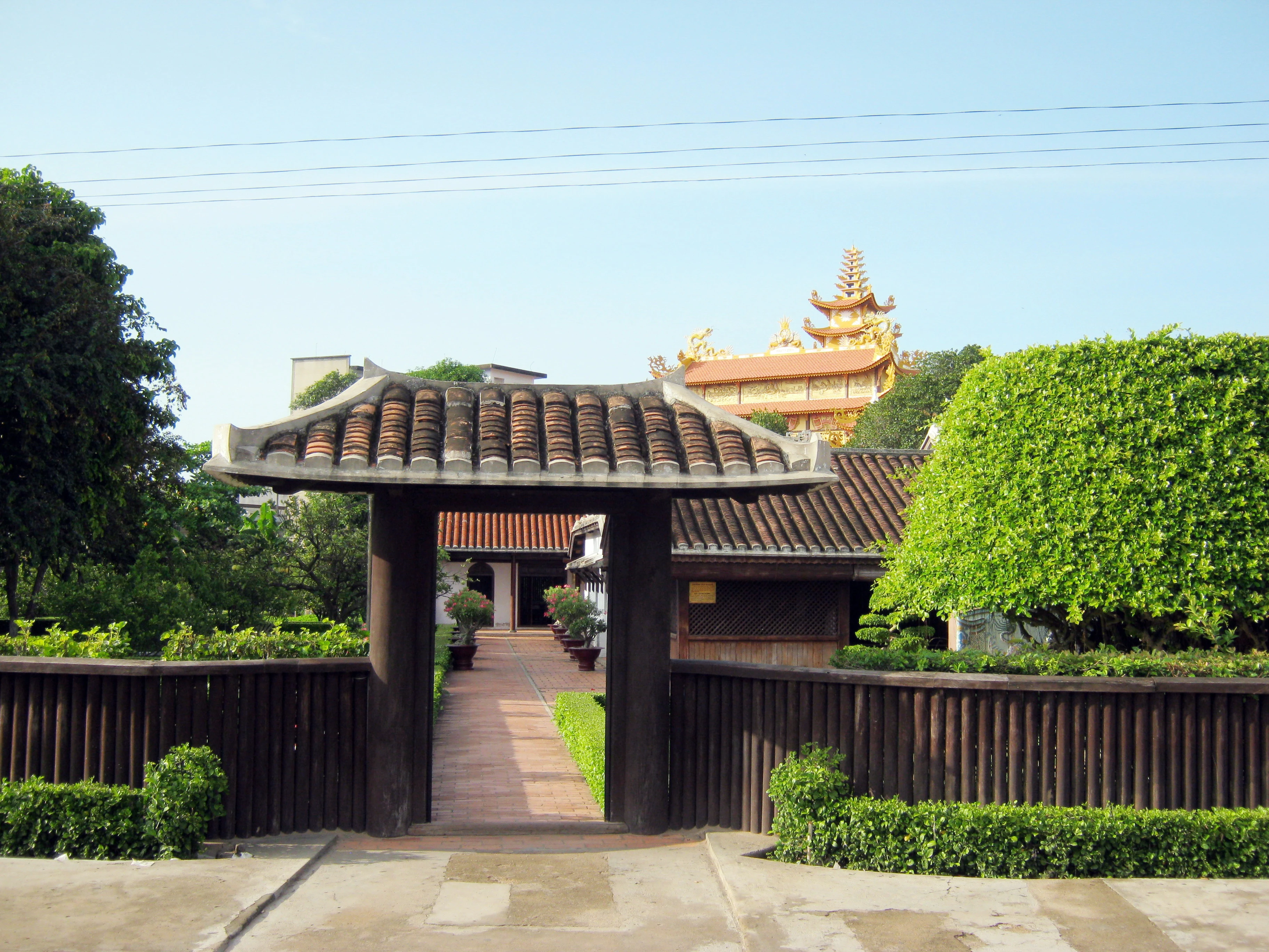 Trường Lũy Đức Thánh